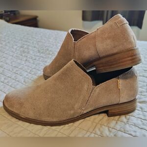 Toms Shaye Low Booties Taupe Grey